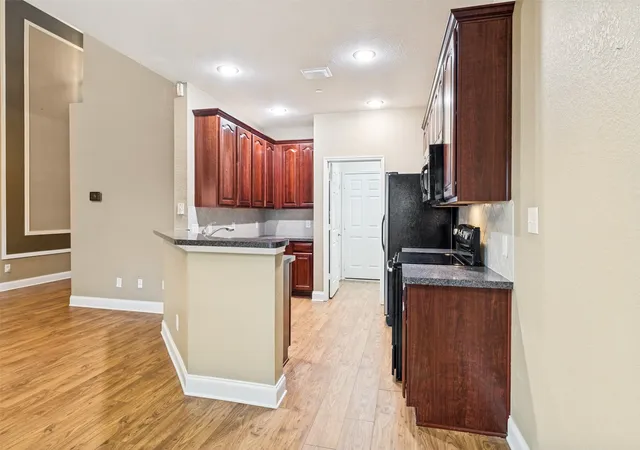 Photo 4 of Sale Pending at 8537 Brunswick Dr, Plano, TX 75024 | MLS# 21292941 | Listing updated on 2026-09-11