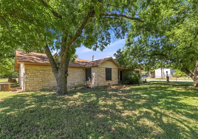 Photo 1 of Single family home for sale at 500 E Ham Ave, De Leon, TX 76444 | MLS# 21293510 | Listing updated on 2026-07-28
