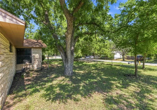 Photo 3 of Single family home for sale at 500 E Ham Ave, De Leon, TX 76444 | MLS# 21293510 | Listing updated on 2026-07-28