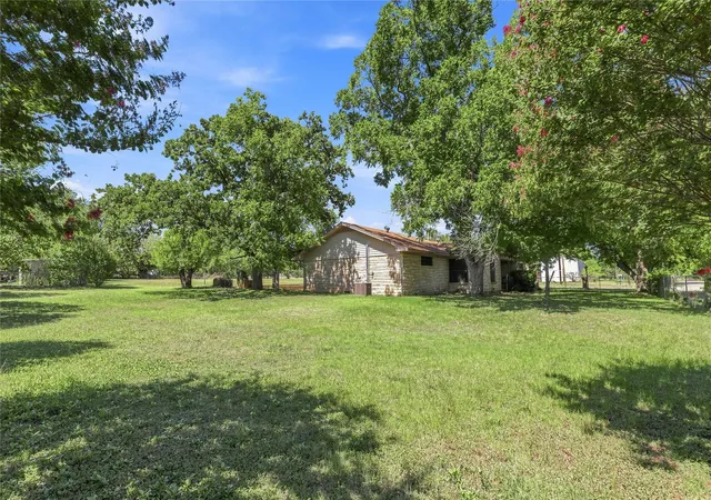 Photo 3 of Single family home for sale at 500 E Ham Ave, De Leon, TX 76444 | MLS# 21293510 | Listing updated on 2026-07-28