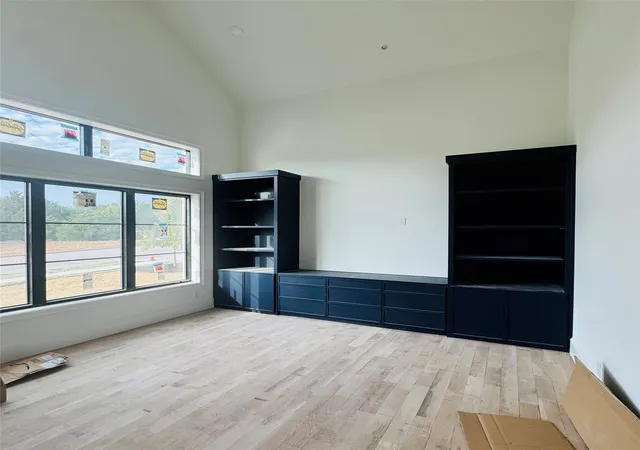 Photo 3 of Single family home for sale at 231 St Andrews Dr, Rockwall, TX 75032 | MLS# 21235443 | Listing updated on 2026-09-11