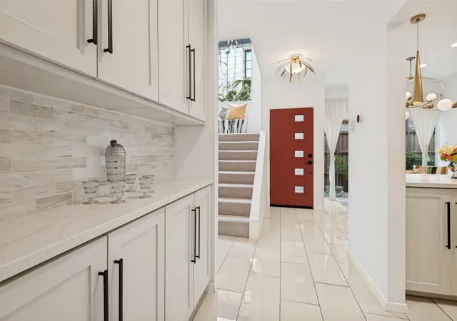 Photo 4 of Condo for sale at 2509 Welborn St #C, Dallas, TX 75219 | MLS# 21292288 | Listing updated on 2026-08-01