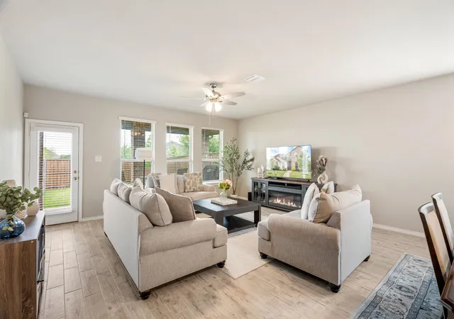 Photo 2 of Single family home for sale at 321 Pasture Dr, Midlothian, TX 76065 | MLS# 21290943 | Listing updated on 2026-09-10