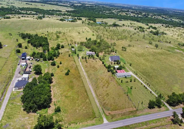 Photo 2 of Manufactured home for sale at 2001 Fm 1182, Ennis, TX 75119 | MLS# 21290156 | Listing updated on 2026-10-06
