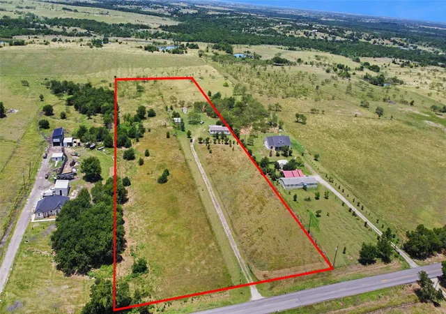 Photo 3 of Manufactured home for sale at 2001 Fm 1182, Ennis, TX 75119 | MLS# 21290156 | Listing updated on 2026-10-06