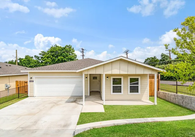 Photo 2 of Single family home for sale at 2963 Simpson Stuart Rd, Dallas, TX 75241 | MLS# 21293622 | Listing updated on 2026-09-10