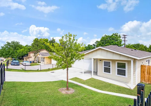 Photo 3 of Single family home for sale at 2963 Simpson Stuart Rd, Dallas, TX 75241 | MLS# 21293622 | Listing updated on 2026-09-10