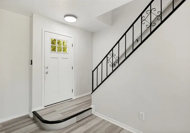 Photo 2 of Single family home for sale at 709 N Madison Ave, Dallas, TX 75208 | MLS# 21293720 | Listing updated on 2026-09-11