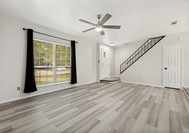 Photo 3 of Single family home for sale at 709 N Madison Ave, Dallas, TX 75208 | MLS# 21293720 | Listing updated on 2026-09-11