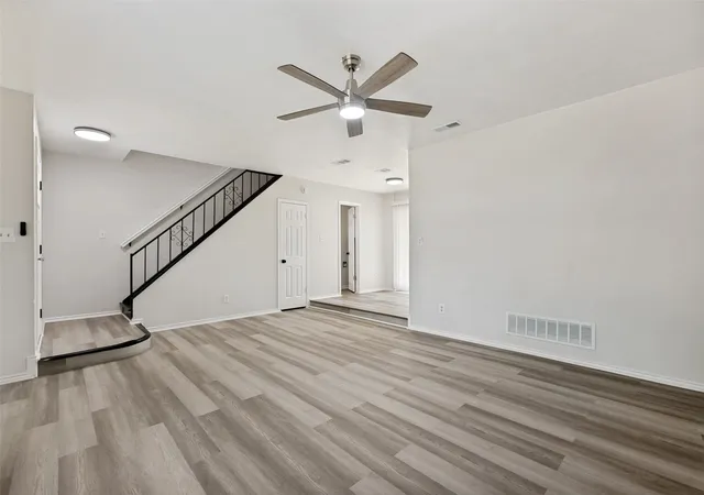 Photo 4 of Single family home for sale at 709 N Madison Ave, Dallas, TX 75208 | MLS# 21293720 | Listing updated on 2026-09-11