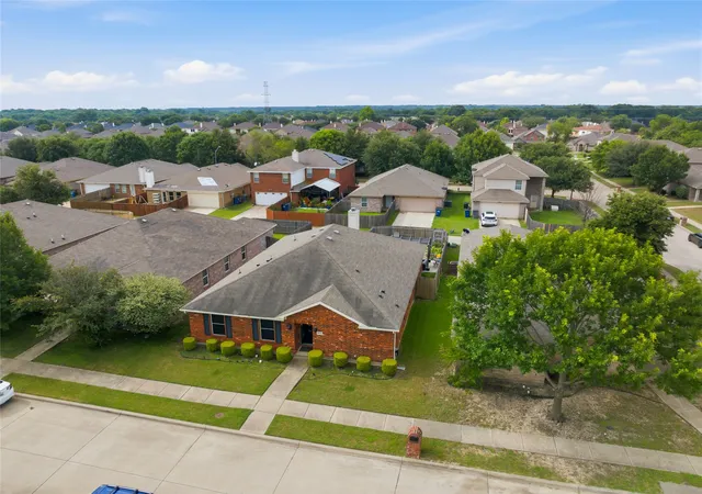 Photo 3 of Single family home for sale at 1936 Rosa Parks Blvd, Lancaster, TX 75146 | MLS# 21293848 | Listing updated on 2026-08-01