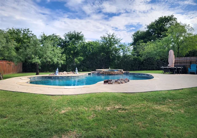 Photo 1 of Sale Pending at 4016 Bordeaux Cir, Flower Mound, TX 75022 | MLS# 21293913 | Listing updated on 2026-09-13