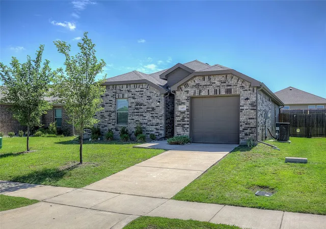 Photo 1 of Single family home for sale at 6405 Graceland Dr Dr, Greenville, TX 75402 | MLS# 21293951 | Listing updated on 2026-10-29