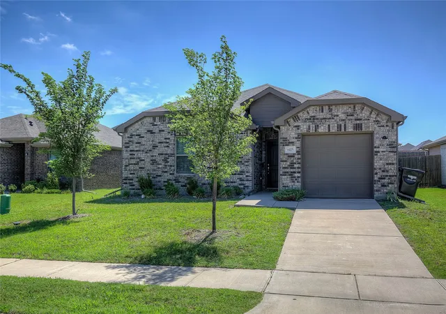 Photo 1 of Single family home for sale at 6405 Graceland Dr Dr, Greenville, TX 75402 | MLS# 21293951 | Listing updated on 2026-10-29