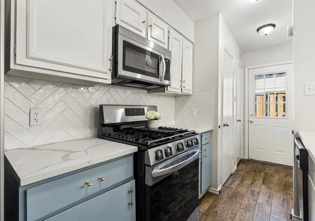 Photo 4 of Sale Pending at 3740 Vitruvian Wy #D, Addison, TX 75001 | MLS# 21293892 | Listing updated on 2026-07-30