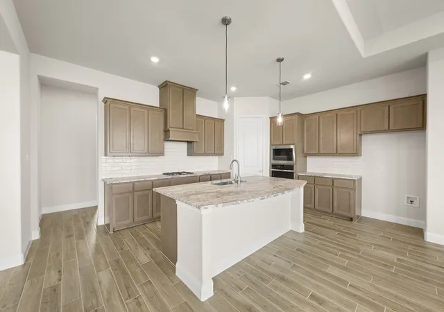 Photo 4 of Sale Pending at 9221 Wood Duck Dr, Justin, TX 76247 | MLS# 21294011 | Listing updated on 2026-10-01