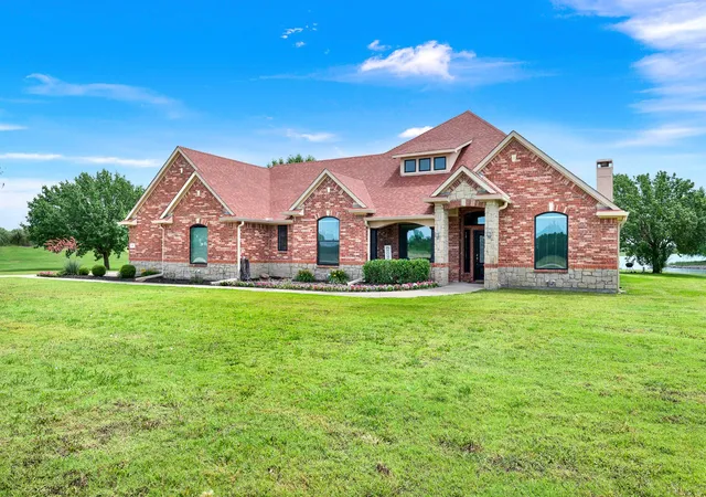 Photo 2 of Single family home for sale at 101 Island Wy, Princeton, TX 75407 | MLS# 21204056 | Listing updated on 2026-09-10