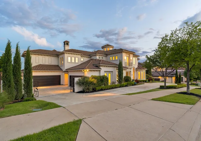 Photo 2 of Mansion for sale at 1013 Excalibur Blvd, Lewisville, TX 75056 | MLS# 21274256 | Listing updated on 2026-08-02