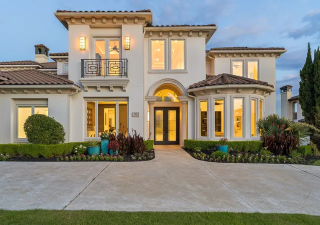 Photo 3 of Mansion for sale at 1013 Excalibur Blvd, Lewisville, TX 75056 | MLS# 21274256 | Listing updated on 2026-08-02