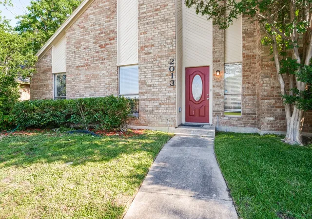 Photo 2 of Single family home for sale at 2013 Arles Ln, Carrollton, TX 75007 | MLS# 21293924 | Listing updated on 2026-09-14