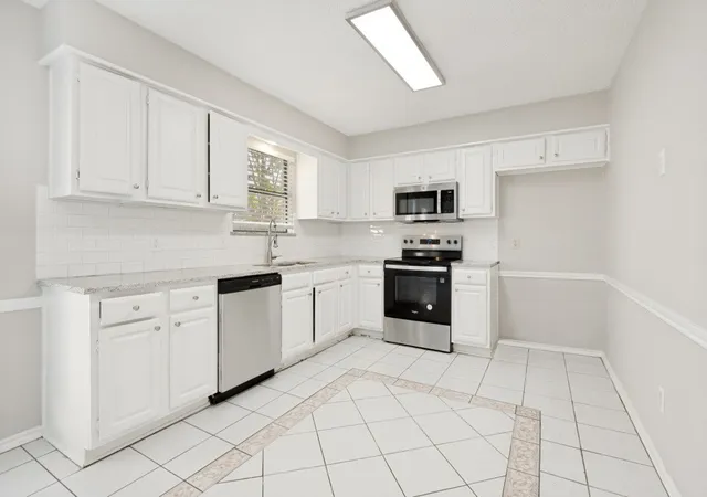 Photo 4 of Single family home for sale at 2013 Arles Ln, Carrollton, TX 75007 | MLS# 21293924 | Listing updated on 2026-09-14