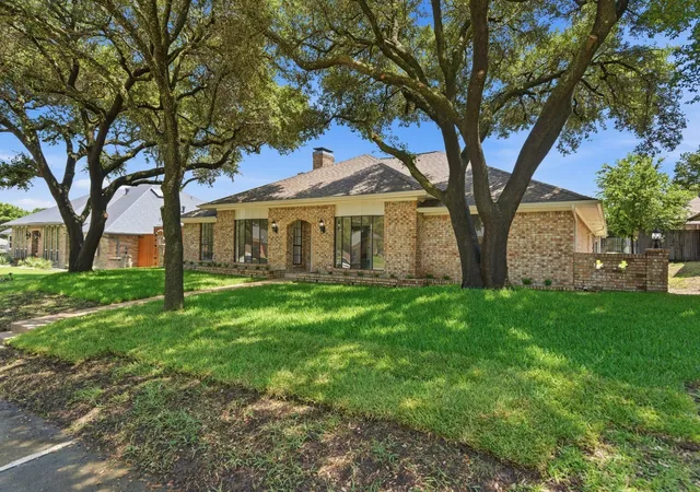 Photo 2 of Single family home for sale at 3104 Pinehurst Dr, Plano, TX 75075 | MLS# 21293712 | Listing updated on 2026-09-08