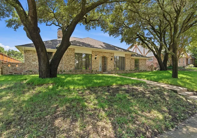 Photo 3 of Single family home for sale at 3104 Pinehurst Dr, Plano, TX 75075 | MLS# 21293712 | Listing updated on 2026-09-08