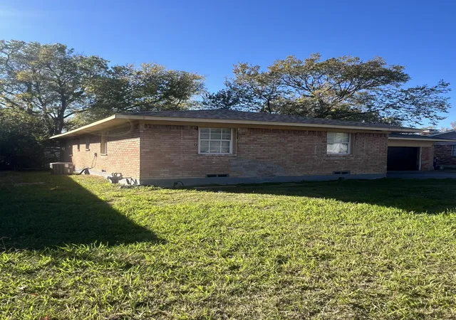 Photo 2 of Single family home for sale at 2419 N Prairie Creek Rd, Dallas, TX 75227 | MLS# 21294008 | Listing updated on 2026-09-15