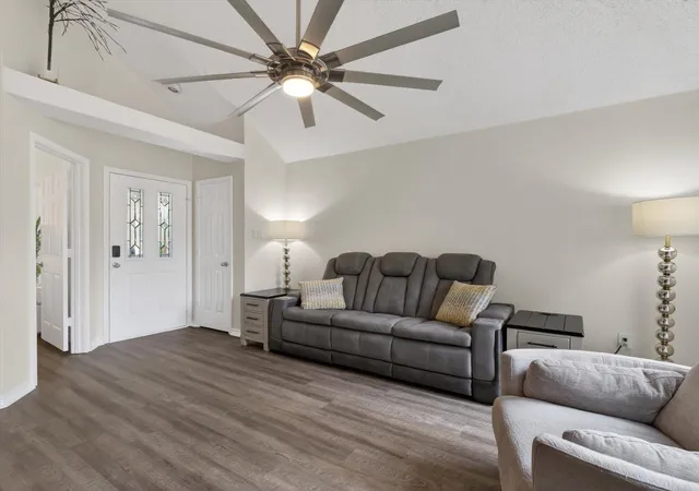 Photo 3 of Sale Pending at 10923 Gable Cir, Dallas, TX 75229 | MLS# 21286933 | Listing updated on 2026-07-31