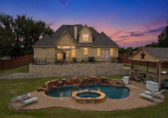 Single family home for sale at 1704 Texas Dr, Glen Rose, TX 76043 | MLS# 21294152