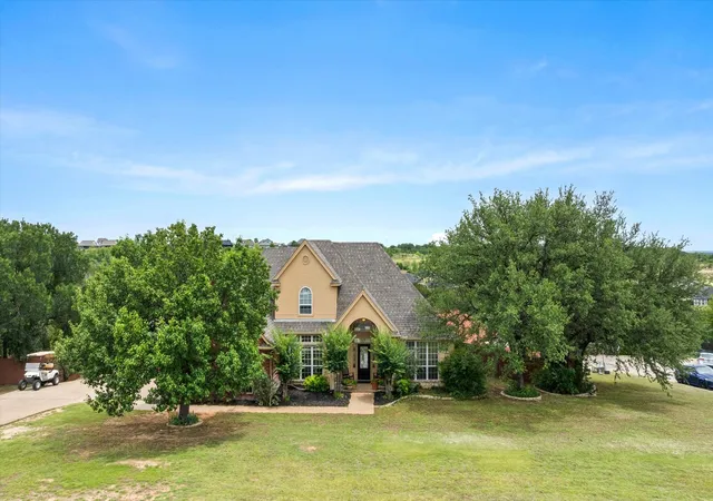 Photo 3 of Single family home for sale at 1704 Texas Dr, Glen Rose, TX 76043 | MLS# 21294152 | Listing updated on 2026-09-13