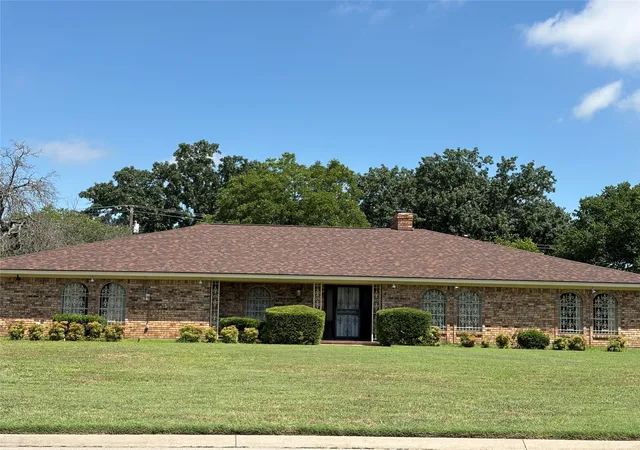 Photo 1 of Single family home for sale at 1210 W Westhill Dr, Cleburne, TX 76033 | MLS# 21294265 | Listing updated on 2026-09-09