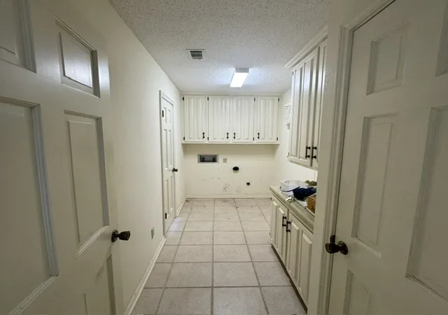Photo 3 of Single family home for sale at 1210 W Westhill Dr, Cleburne, TX 76033 | MLS# 21294265 | Listing updated on 2026-09-09