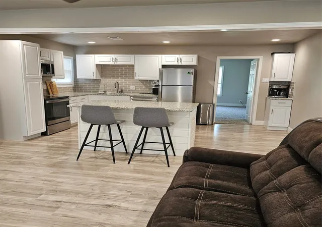 Photo 2 of Single family home for sale at 802 Brown Trl, Bedford, TX 76022 | MLS# 21292469 | Listing updated on 2026-07-31