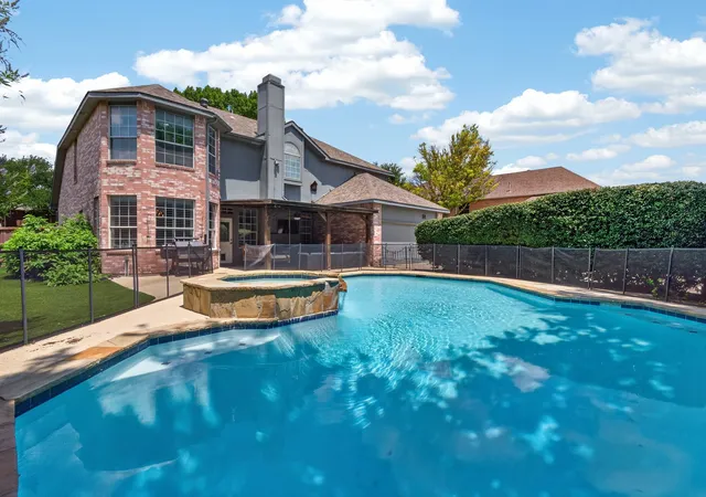 Photo 3 of Single family home for sale at 3209 Normandy Dr, Mc Kinney, TX 75070 | MLS# 21294433 | Listing updated on 2026-09-12
