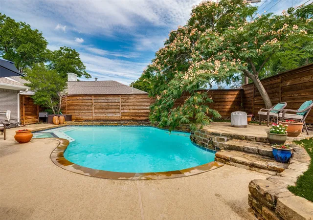 Photo 3 of Single family home for sale at 9421 Meadowknoll Dr, Dallas, TX 75243 | MLS# 21290465 | Listing updated on 2026-09-13