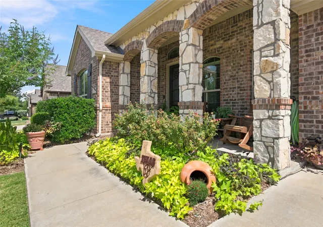 Photo 3 of Single family home for sale at 230 Double Creek Dr, Midlothian, TX 76065 | MLS# 21294366 | Listing updated on 2026-09-12