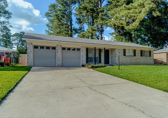 Photo 3 of Single family home for sale at 2150 Waymon St, Shreveport, LA 71118 | MLS# 21294682 | Listing updated on 2026-09-12