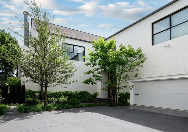 Photo 2 of Single family home for sale at 3511 Springbrook St, Dallas, TX 75205 | MLS# 21294568 | Listing updated on 2026-09-10