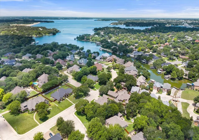 Photo 2 of Single family home for sale at 8450 Waterfront Ct, Fort Worth, TX 76179 | MLS# 21291008 | Listing updated on 2026-09-09