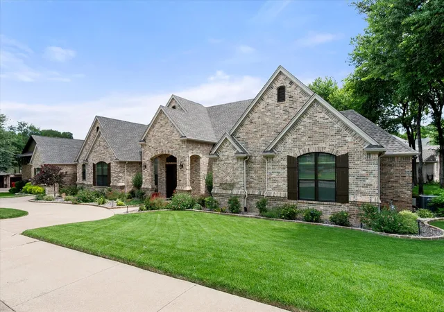 Photo 3 of Single family home for sale at 8450 Waterfront Ct, Fort Worth, TX 76179 | MLS# 21291008 | Listing updated on 2026-09-09