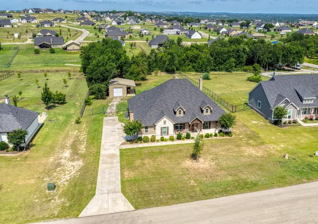Photo 1 of Single family home for sale at 1021 Boulder Rd, Weatherford, TX 76085 | MLS# 21294274 | Listing updated on 2026-09-09