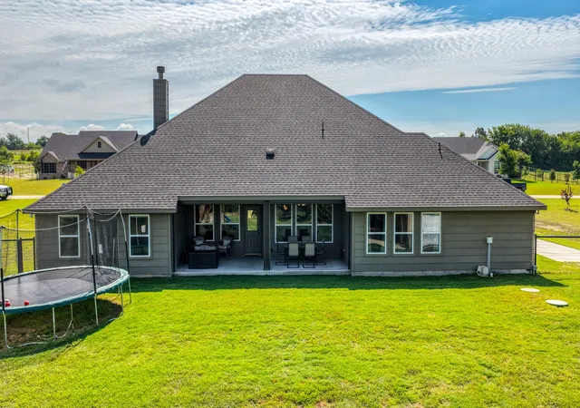 Photo 3 of Single family home for sale at 1021 Boulder Rd, Weatherford, TX 76085 | MLS# 21294274 | Listing updated on 2026-09-09
