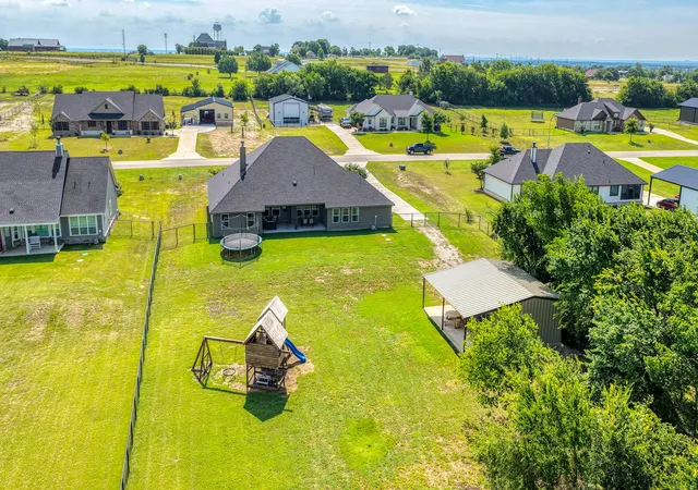 Photo 4 of Single family home for sale at 1021 Boulder Rd, Weatherford, TX 76085 | MLS# 21294274 | Listing updated on 2026-09-09