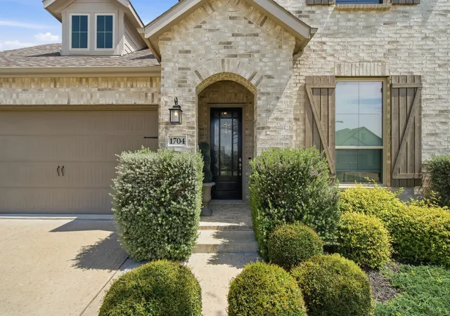 Photo 3 of Single family home for sale at 1704 Snowdrop Dr, Prosper, TX 75078 | MLS# 21290789 | Listing updated on 2026-09-13