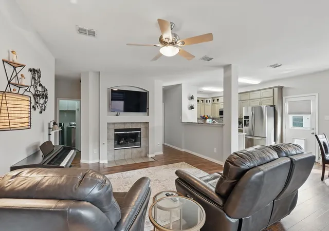 Photo 4 of Sale Pending at 1816 Marble Cove Ln, Denton, TX 76210 | MLS# 21294570 | Listing updated on 2026-09-09