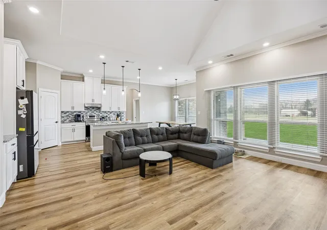 Photo 3 of Single family home for sale at 6465 Shady Acres Ln, Quinlan, TX 75474 | MLS# 21294874 | Listing updated on 2026-09-15