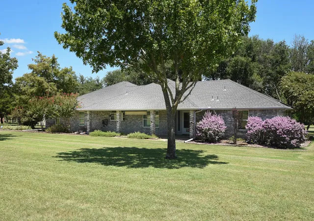 Photo 1 of Single family home for sale at 3840 Blackchamp Rd, Midlothian, TX 76065 | MLS# 21294268 | Listing updated on 2026-09-10
