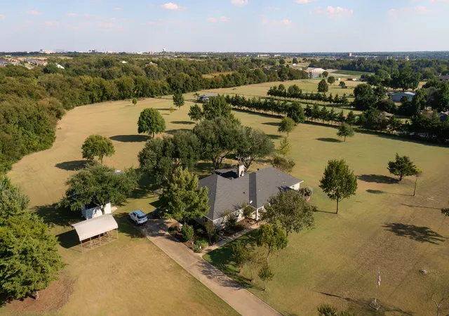 Photo 2 of Single family home for sale at 3840 Blackchamp Rd, Midlothian, TX 76065 | MLS# 21294268 | Listing updated on 2026-09-10