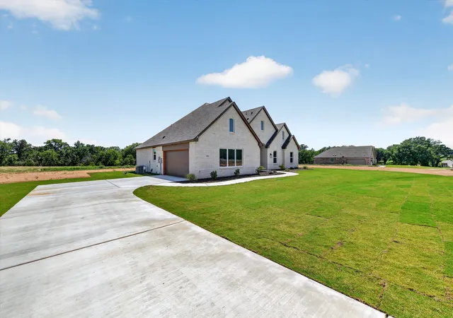 Photo 2 of Single family home for sale at 1026 Colt Rd, Springtown, TX 76082 | MLS# 21295043 | Listing updated on 2026-10-04